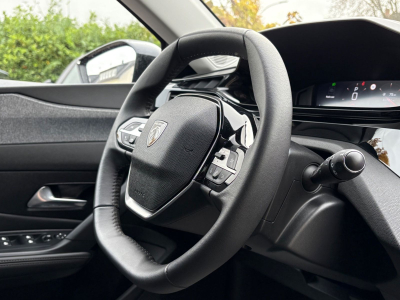 Peugeot 308 308 Allure/Automatik/1.Hand/LED/KAMERA/