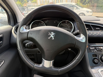Peugeot 5008 5008 Allure/Automatik/Pano/7xSitze/Navi/