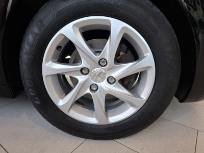 Peugeot 208 1.6 HDI 92 STYLE , 1 HAND, TEMPOMAT, BLUETOOTH,GARANTIE 12 MOIS