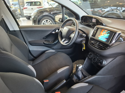 Peugeot 208 1.6 HDI 92 STYLE , 1 HAND, TEMPOMAT, BLUETOOTH,GARANTIE 12 MOIS