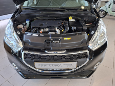 Peugeot 208 1.6 HDI 92 STYLE , 1 HAND, TEMPOMAT, BLUETOOTH,GARANTIE 12 MOIS