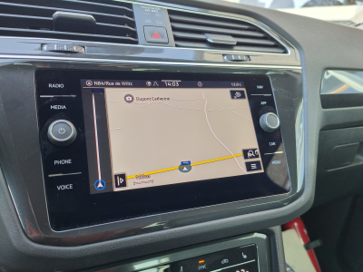 Volkswagen Tiguan 2.0 TDI DSG CARPLAY CAMERA GPS VOLANT CHAUFF