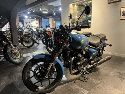 Royal Enfield Shotgun 650 plasma blue