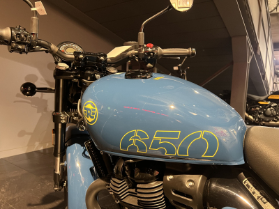 Royal Enfield Shotgun 650 plasma blue