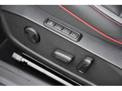 Volkswagen Golf GTI 2.0 TSI DSG