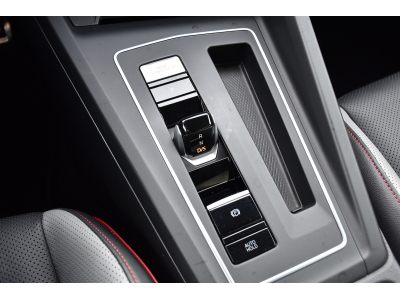 Volkswagen Golf GTI 2.0 TSI DSG