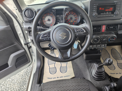 Suzuki Jimny 1.5i 4x4 UTILITAIRE CLIM ATTACHE REMORQUE BLUETOOTH SIEGES CHAUFFANTS