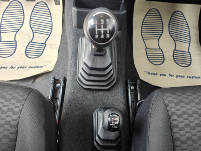 Suzuki Jimny 1.5i 4x4 UTILITAIRE CLIM ATTACHE REMORQUE BLUETOOTH SIEGES CHAUFFANTS