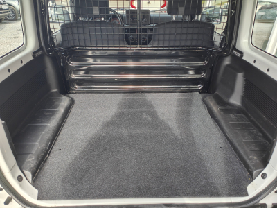 Suzuki Jimny 1.5i 4x4 UTILITAIRE CLIM ATTACHE REMORQUE BLUETOOTH SIEGES CHAUFFANTS