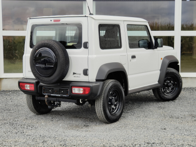 Suzuki Jimny 1.5i 4x4 UTILITAIRE CLIM ATTACHE REMORQUE BLUETOOTH SIEGES CHAUFFANTS
