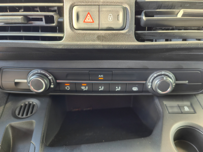 Peugeot Partner 1.6 HDI 3 PLACES CLIMATISATION CARPLAY GPS BLUETOOTH