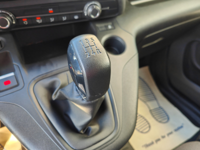 Peugeot Partner 1.6 HDI 3 PLACES CLIMATISATION CARPLAY GPS BLUETOOTH