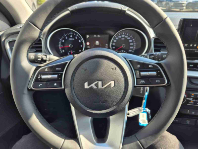 Kia Ceed 1.5 T-GDI AUTO 140 Vision SW