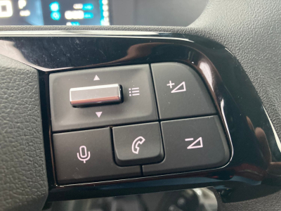 Citroën Jumpy 180 EAT8 DOKA XL 5 Sitzer/Navy/Kamera