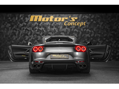 Ferrari 812 Superfast 6.5 V12 - GRIGIO SILVERSTONE