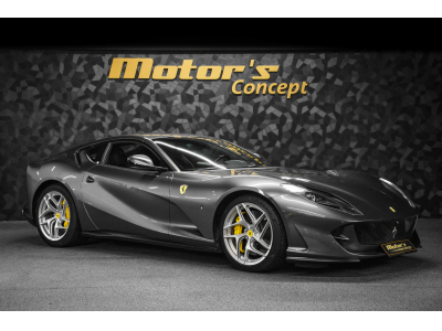 Ferrari 812 Superfast 6.5 V12 - GRIGIO SILVERSTONE