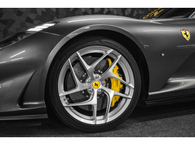 Ferrari 812 Superfast 6.5 V12 - GRIGIO SILVERSTONE