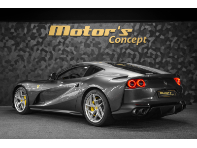 Ferrari 812 Superfast 6.5 V12 - GRIGIO SILVERSTONE