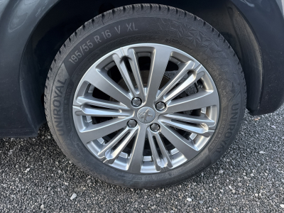 Peugeot 208 1.2 ESSENCE 110CV