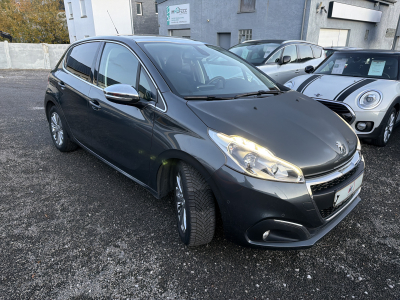 Peugeot 208 1.2 ESSENCE 110CV