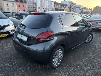 Peugeot 208 1.2 ESSENCE 110CV