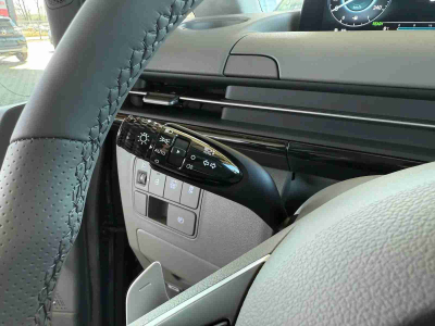 Hyundai Staria 1.6 T-GDI HEV 225 Luxury