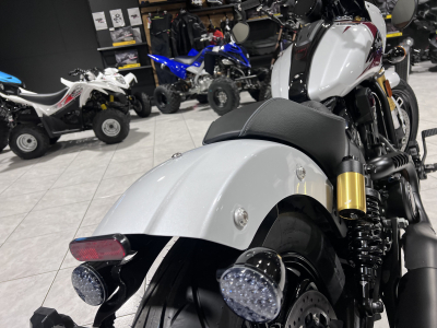 Indian 101 Scout Classic Ltd + Tech White  Metallic  w/ graphics