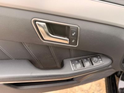 Mercedes-Benz E 350 BlueTec T-Modell/Panoramadach/360 Kamera/