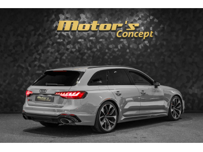 Audi RS4 AVANT 2.9 V6 QUATTRO