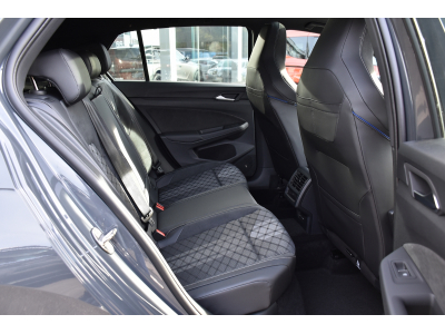 Volkswagen Golf 1.5 eTSI R-Line DSG