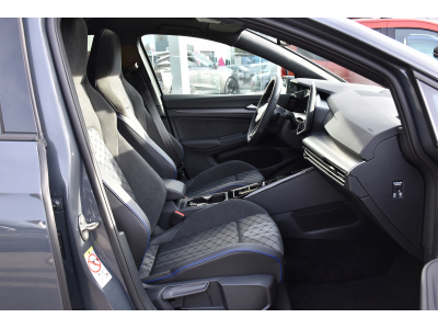 Volkswagen Golf 1.5 eTSI R-Line DSG