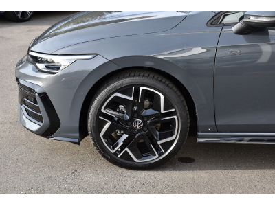 Volkswagen Golf 1.5 eTSI R-Line DSG
