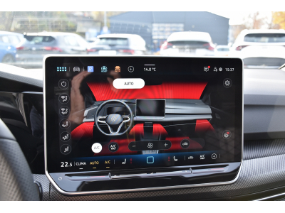 Volkswagen Golf 1.5 eTSI R-Line DSG