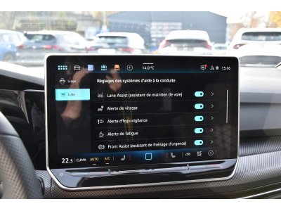 Volkswagen Golf 1.5 eTSI R-Line DSG