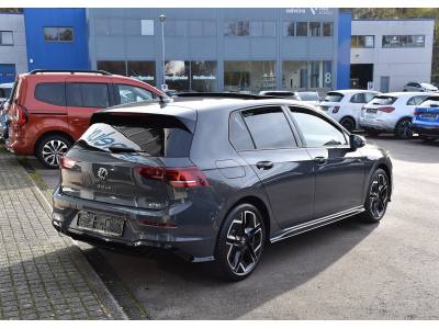 Volkswagen Golf 1.5 eTSI R-Line DSG