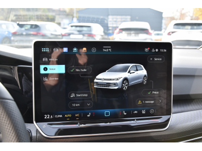 Volkswagen Golf 1.5 eTSI R-Line DSG