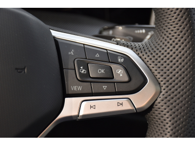 Volkswagen Golf 1.5 eTSI R-Line DSG