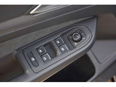 Volkswagen Golf 1.5 eTSI R-Line DSG