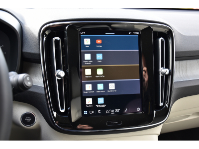 Volvo XC40 2.0 B3 MHEV Plus Dark DCT