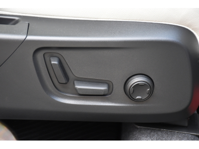 Volvo XC40 2.0 B3 MHEV Plus Dark DCT