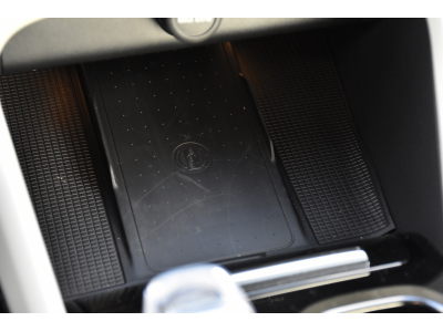 Volvo XC40 2.0 B3 MHEV Plus Dark DCT