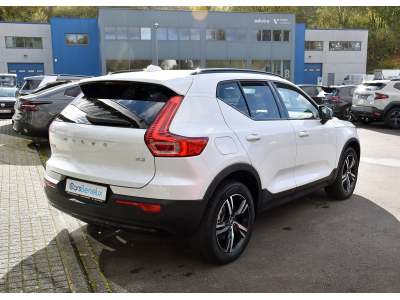 Volvo XC40 2.0 B3 MHEV Plus Dark DCT