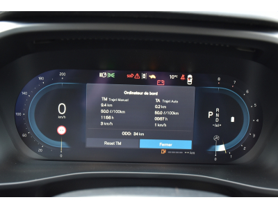 Volvo XC40 2.0 B3 MHEV Plus Dark DCT