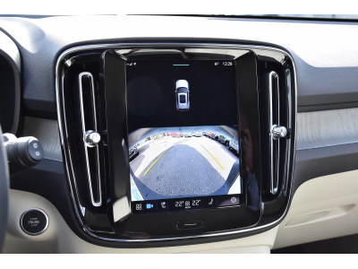 Volvo XC40 2.0 B3 MHEV Plus Dark DCT