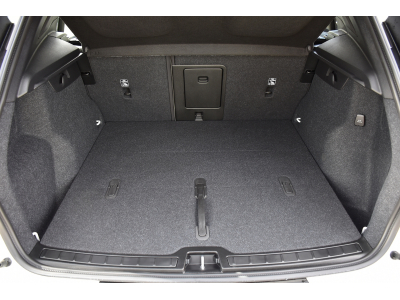 Volvo XC40 2.0 B3 MHEV Plus Dark DCT