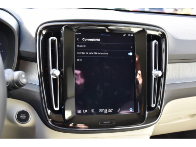 Volvo XC40 2.0 B3 MHEV Plus Dark DCT