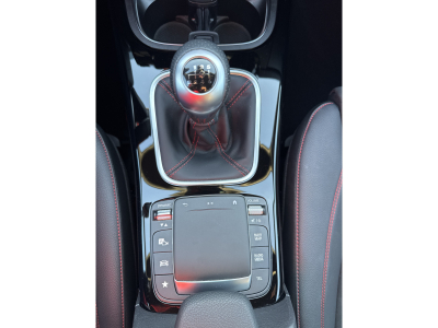 Mercedes-Benz A 180 AMG-LINE 136CV