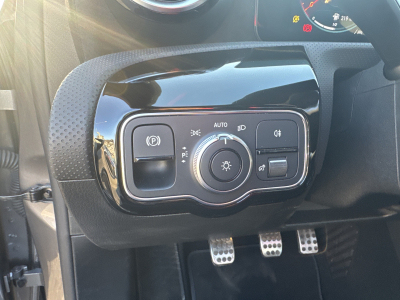 Mercedes-Benz A 180 AMG-LINE 136CV