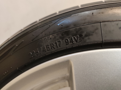 Jantes alu + Pneus été 17