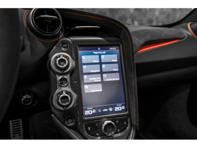 McLaren 720S PERFORMANCE COUPÉ - MEMPHIS RED - SPECIAL PAINT